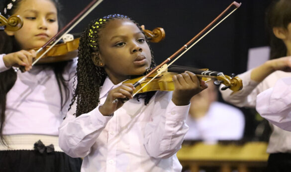 nina_tocando_violin